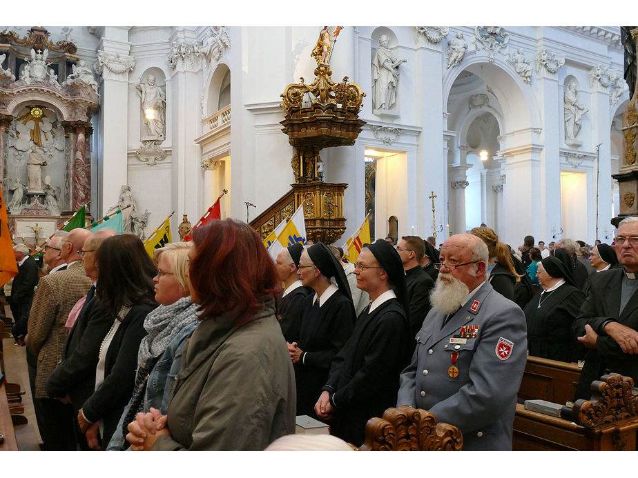 Abschlussvesper der Bischofskonferenz mit Austeilung des Bonifatiussegens (Foto: Karl-Franz Thiede)